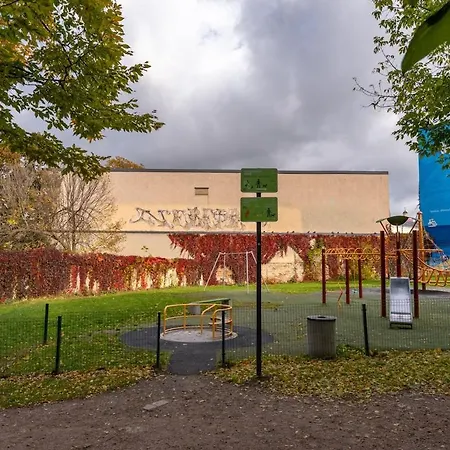 Cozy Urban Apartment *